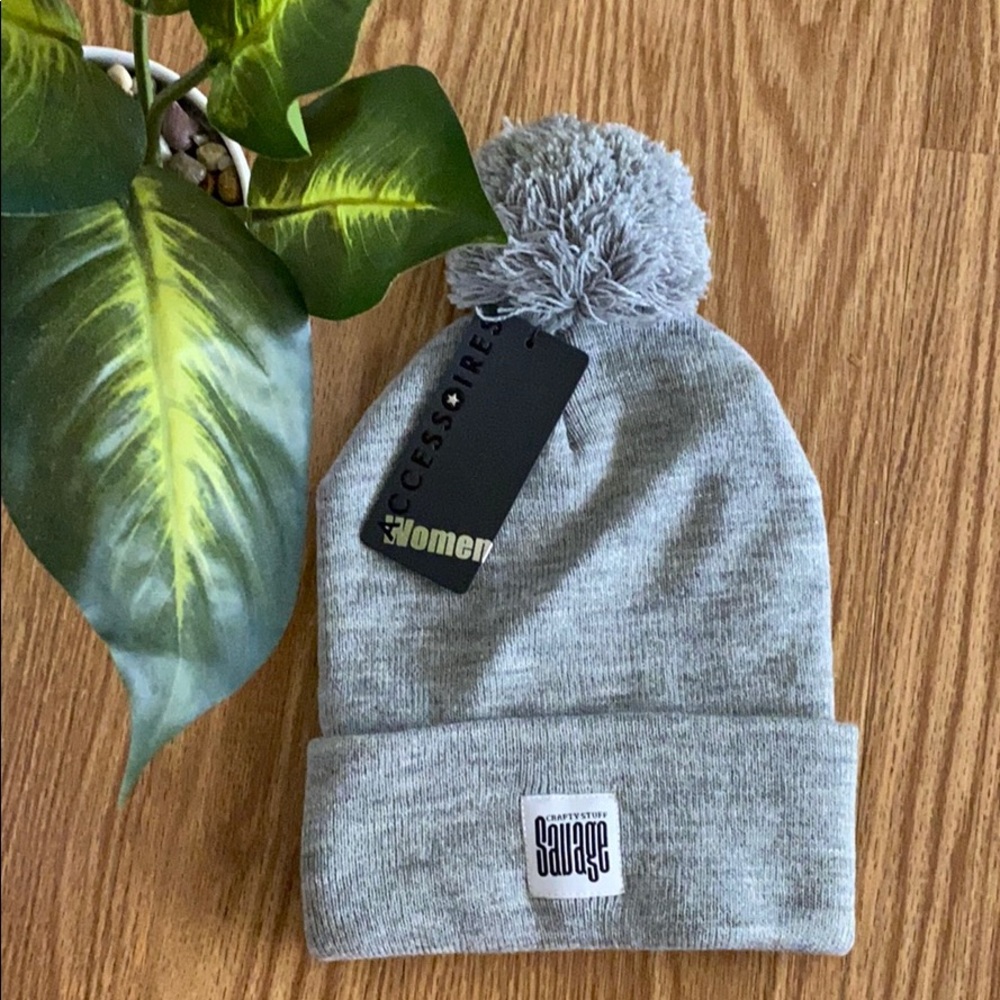 Women’s Savage Gray Pom Beanie